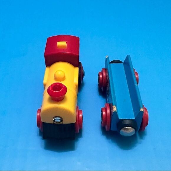 BRÍO MOTORISED Train set of 2 - Picture 4 of 6